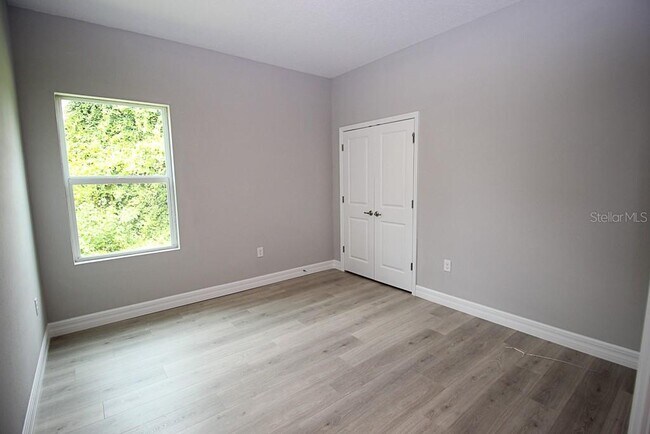 Foto del edificio - 23158 Ranger Ave