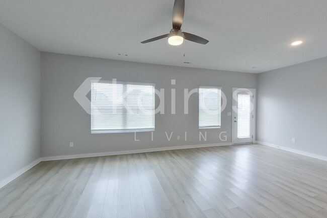 Building Photo - 6405 Upchurch Dr