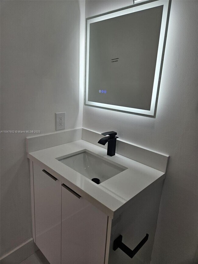 Foto del edificio - 1754 SW 14th Terrace