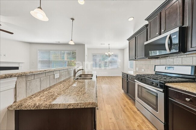 Foto del edificio - 219 Millwood Dr