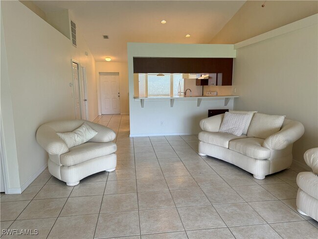 Foto del edificio - 830 Diplomat Pkwy E