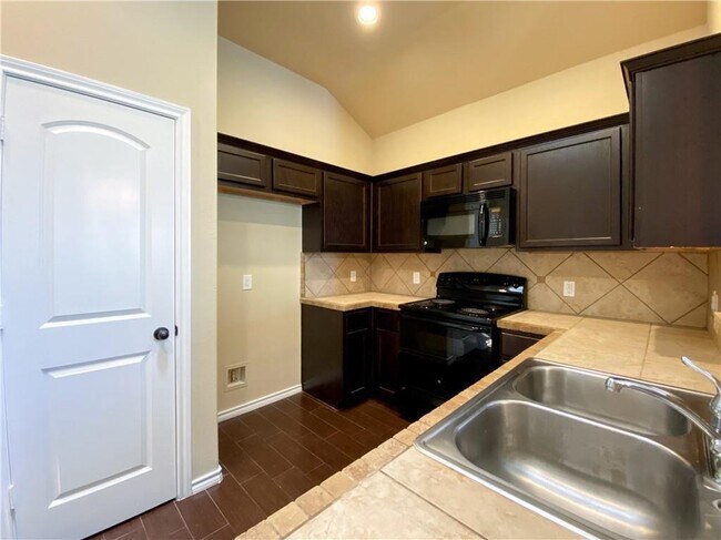Foto del edificio - 131 Creekside Villa Dr