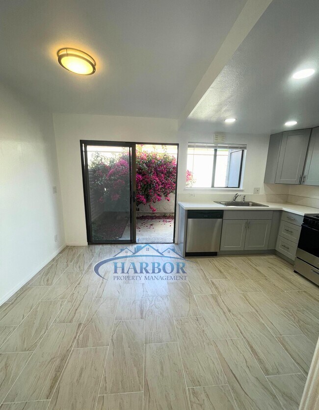 Building Photo - 28151 Ridgecove Ct S