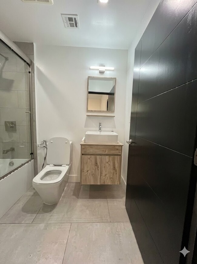 Foto del edificio - 5749 Larryan Dr