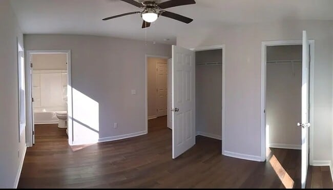 Building Photo - 544 Castlewood Cir