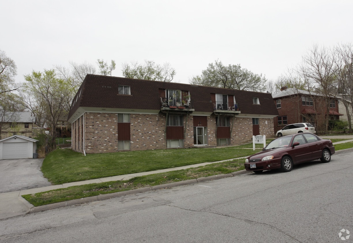 621 N 48th St, Omaha, NE 68132 Apartments in Omaha, NE