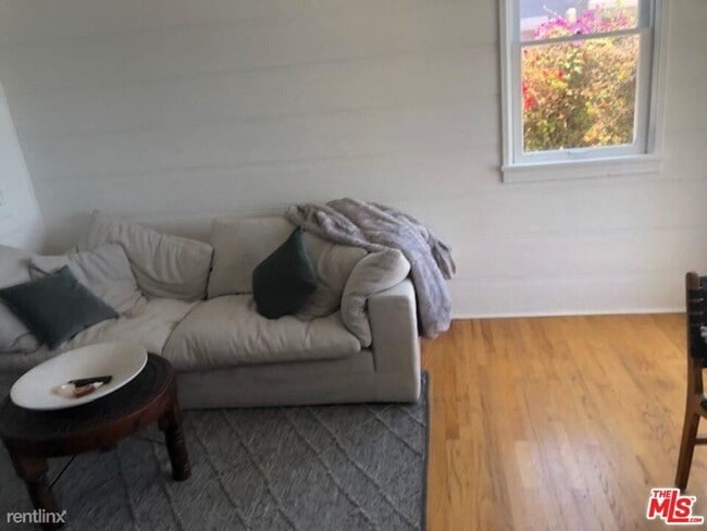 Building Photo - 1 br, 1 bath Condo - 20202 Pacific Coast H...