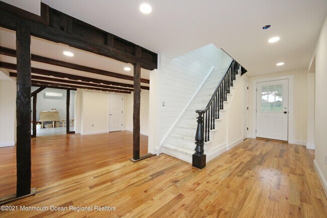 Building Photo - 526 Cooper Rd