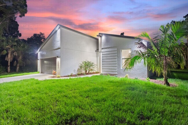 Building Photo - 5663 Greenhouse Ave