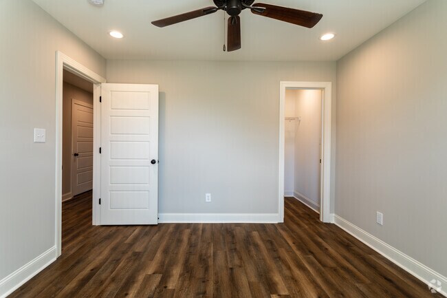 2BD, 2HAB - 1300 ft² - Habitación - Lucas Ferry Townhomes