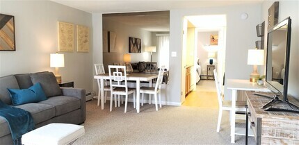 Building Photo - 803 Cocheco Ct