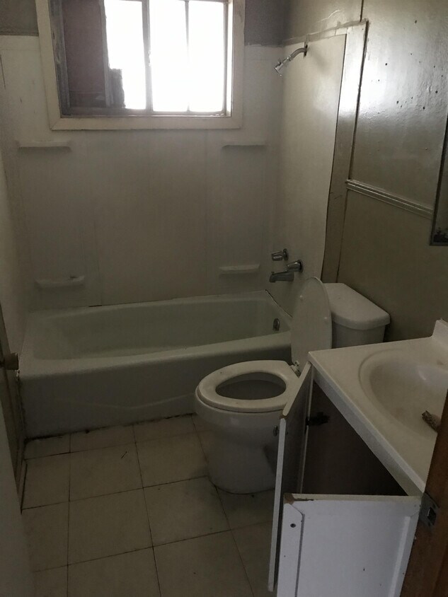 Building Photo - 19 Savella Dr