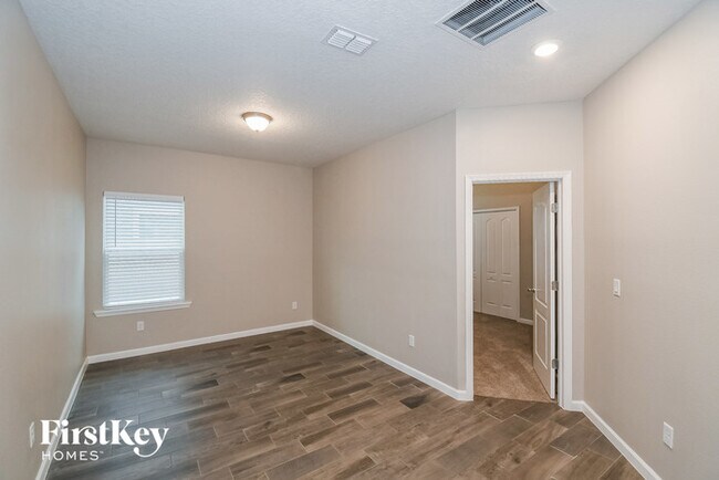 Building Photo - 1312 Kendall Dr