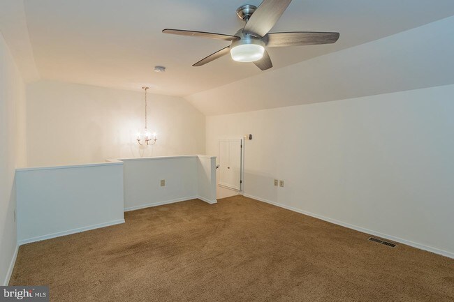 Building Photo - 207 Maple Glen Cir