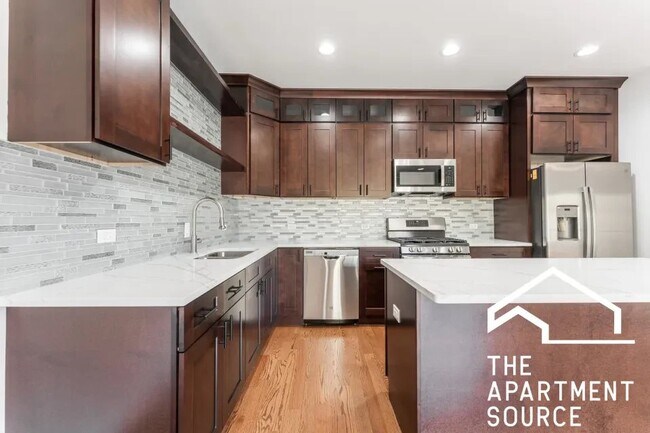 Building Photo - 3329 N Avers Ave