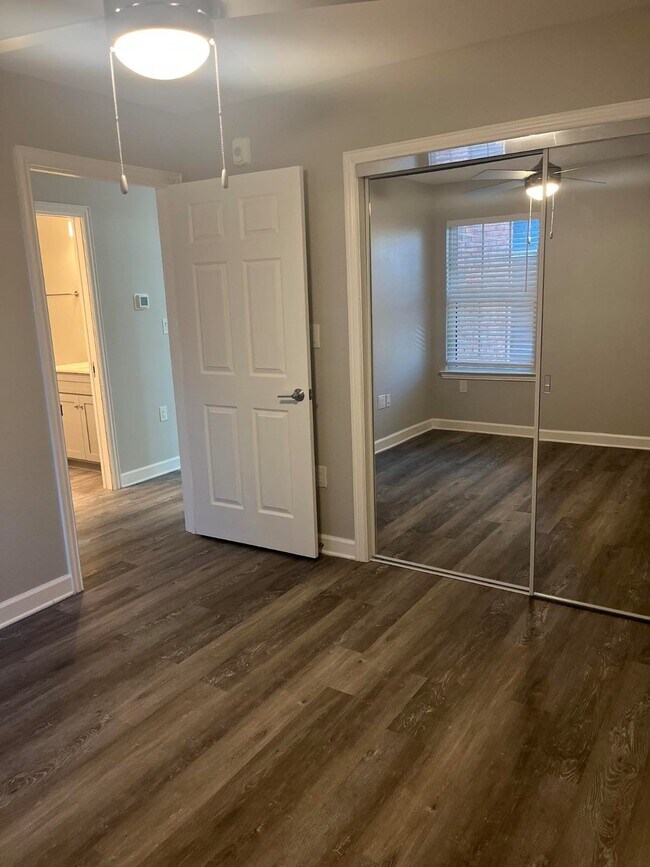 Foto del edificio - 3737 Timberglen Rd