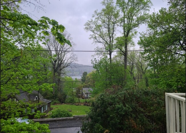 Foto del edificio - 105 Hillside Rd