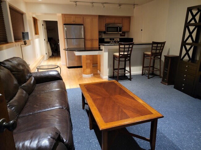 Foto del edificio - 1529 Grand Ave