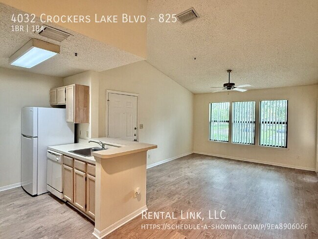 Foto del edificio - 4032 Crockers Lake Blvd