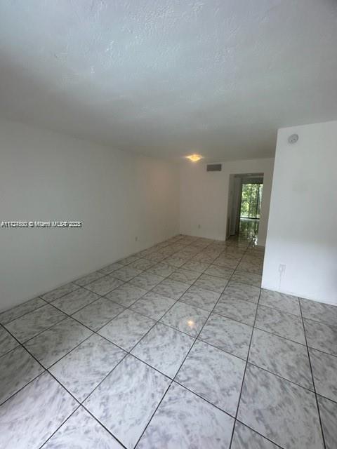 Foto del edificio - 16215 NE 18th Ct