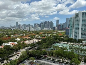 Building Photo - 2475 Brickell Ave