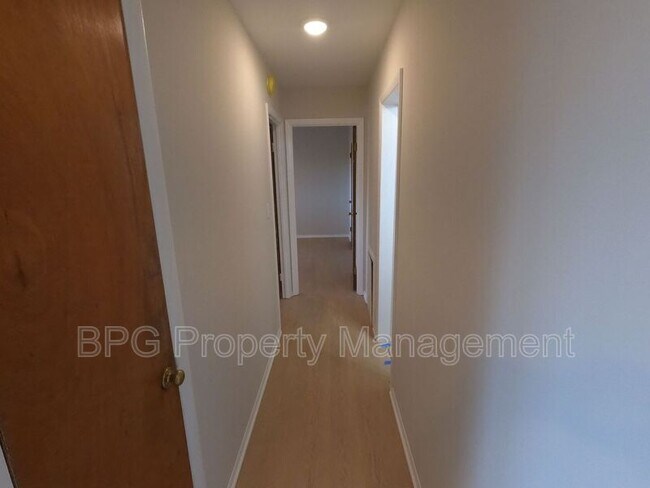 Foto del edificio - 8810 Wesley Ave