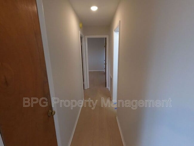 Building Photo - 8810 Wesley Ave