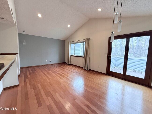 Foto del edificio - 208 Yorktown Dr