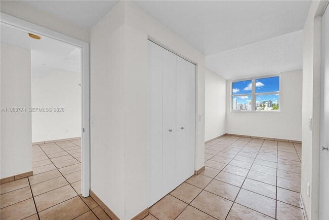 Foto del edificio - 2475 Brickell Ave