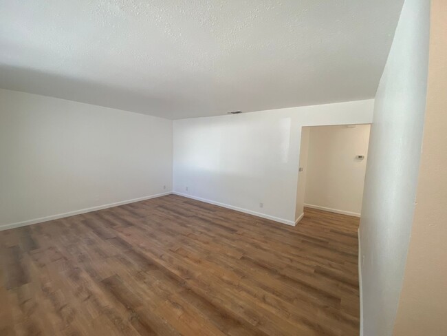 Building Photo - **751 Higgins Rd #27 Barstow** 2 bedroom 2...