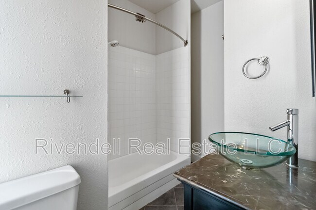 Foto del edificio - 438 Fox St