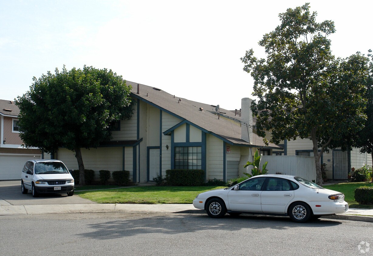 Primary Photo - 11398 Magnolia Ave