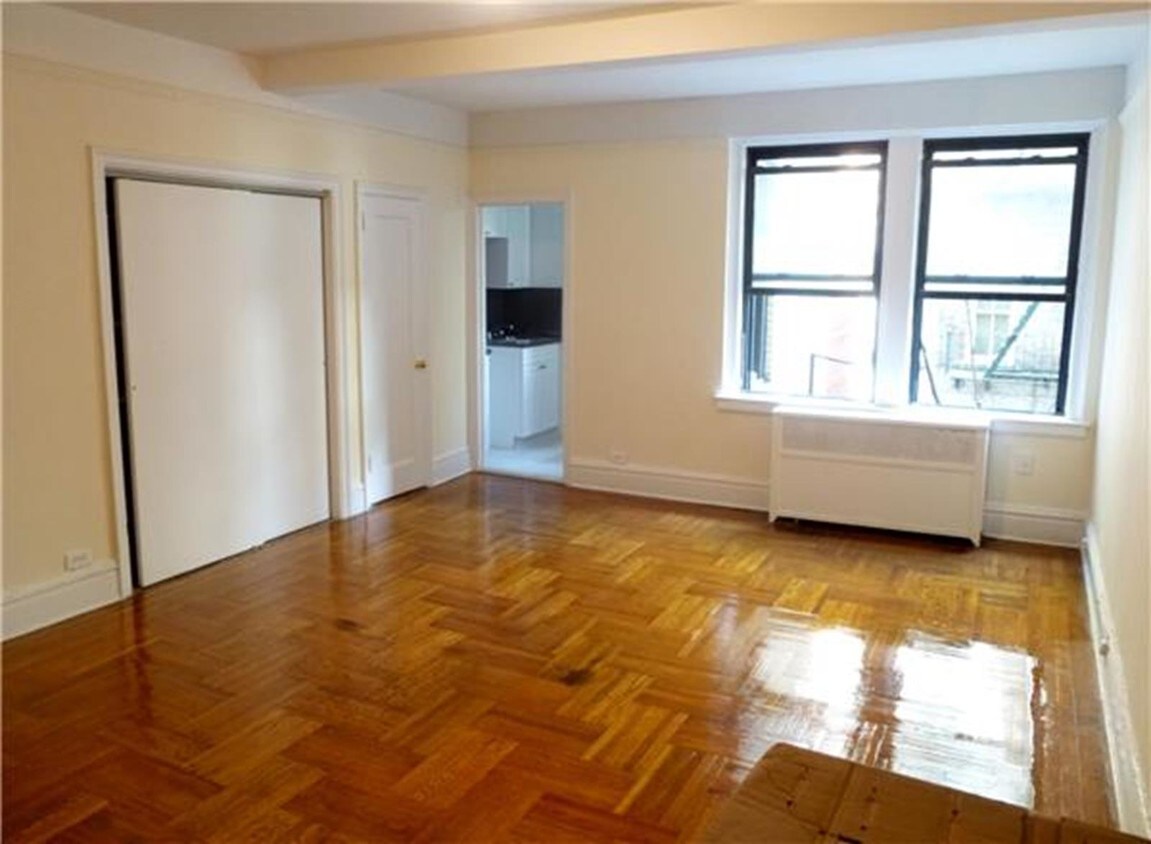 Primary Photo - 237 East 20th Street