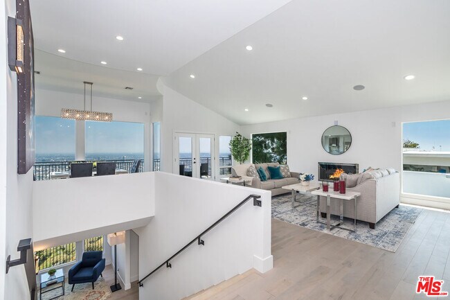 Foto del edificio - 1550 Blue Jay Way