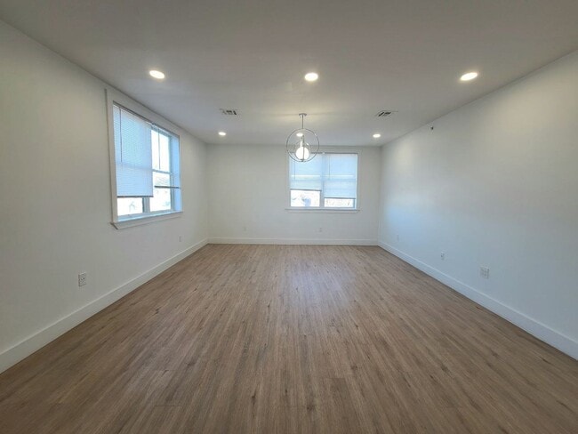 Building Photo - 205 Mt Vernon Ave