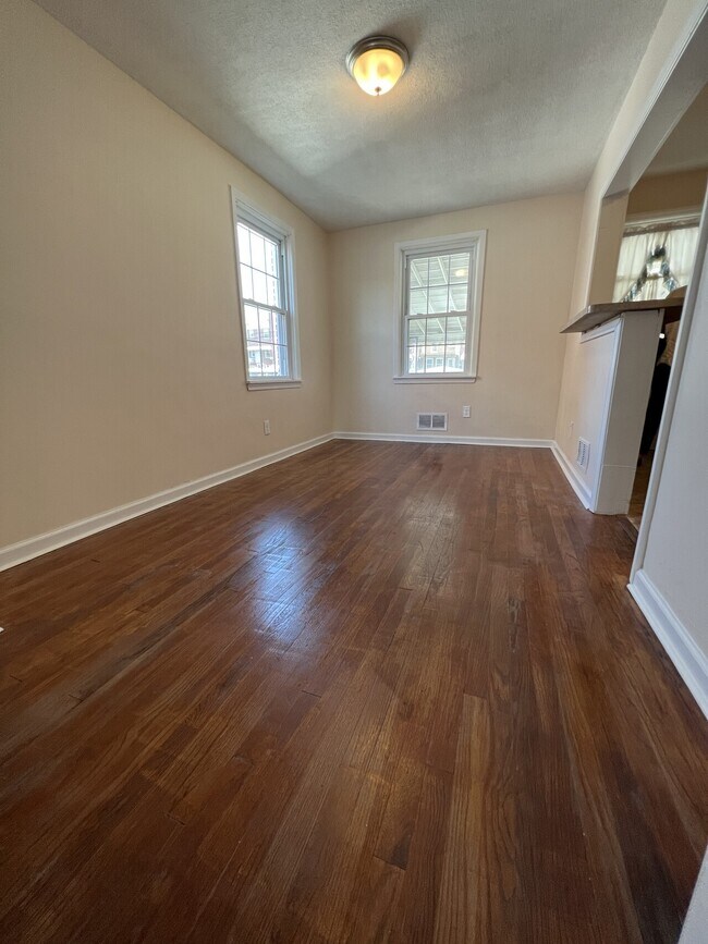 Foto del edificio - 7452 Lawrence Rd