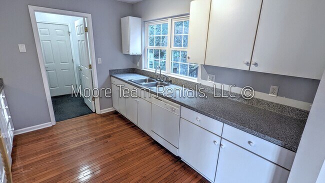Building Photo - 3/2.5 Villa in Duncraggen - Private Outdoo...