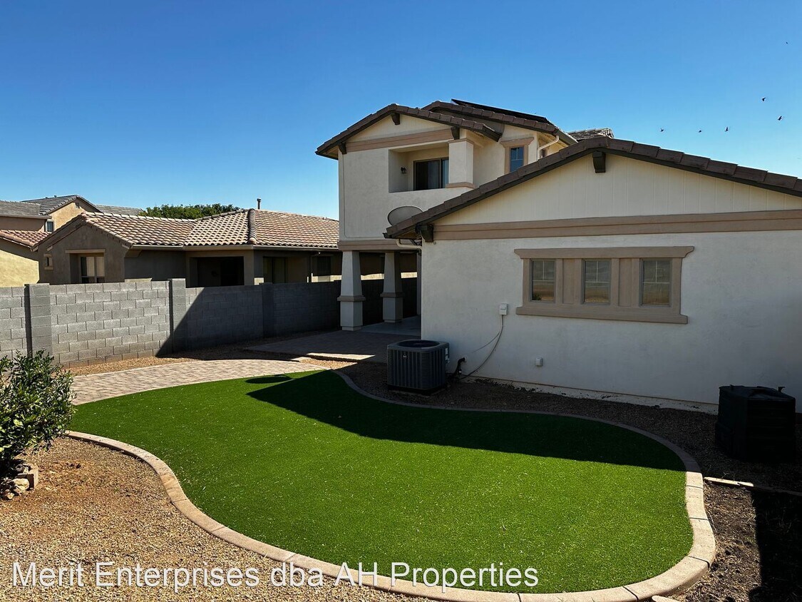 Primary Photo - 3 br, 2.5 bath House - 15464 W ASTER DR