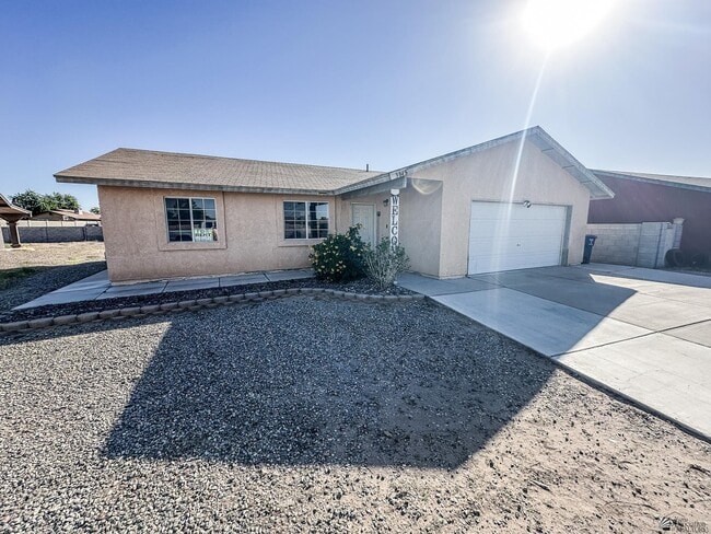 Building Photo - 3845 S Cactus Wren Way