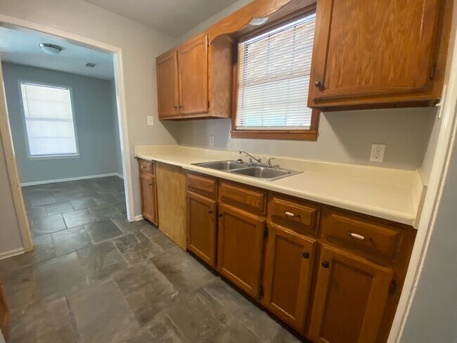 Building Photo - 21 Ellendale Cove