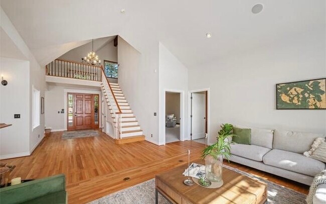 Foto del edificio - 3851 Cliffside Dr