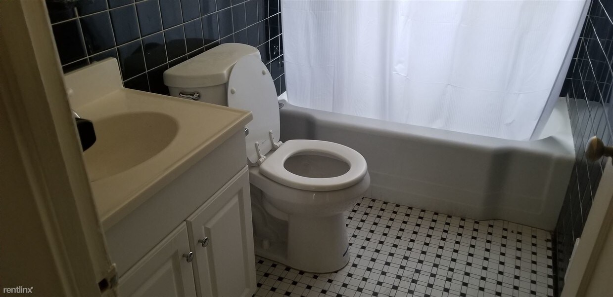 Foto principal - 2 br, 1 bath Condo - 20216 Schaefer Hwy