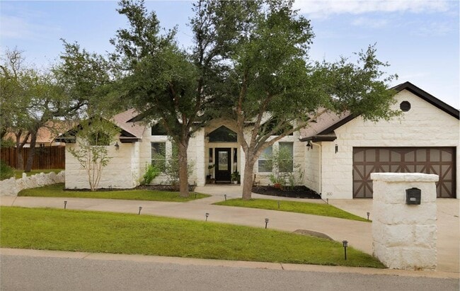 Foto del edificio - 300 Meadow Oaks Dr
