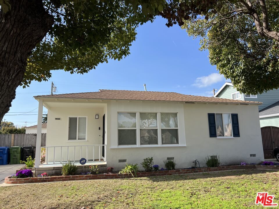 Foto principal - 7869 Croydon Ave