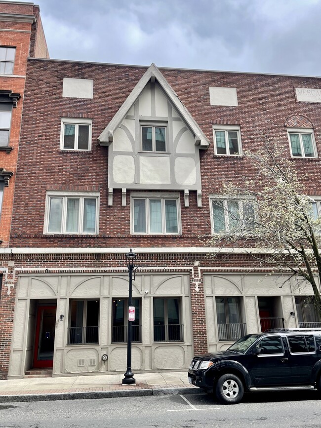 Building Photo - 42 S Main St