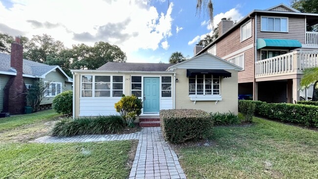 Building Photo - Three Bedroom Home in Winter Park