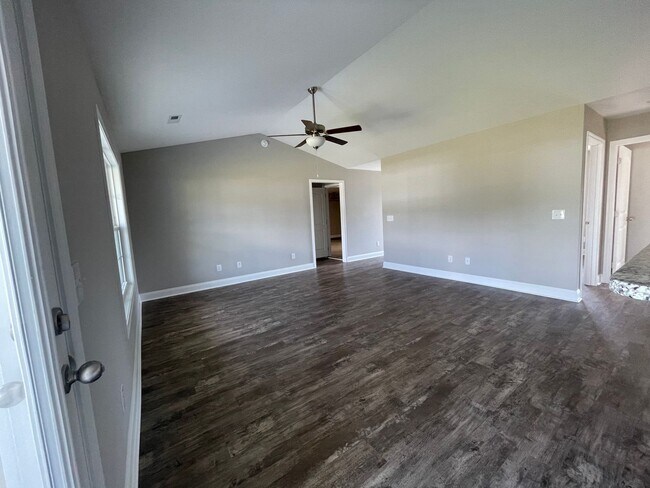 Foto del edificio - Brand New 3bd / 2ba w/ high end finishes, right in the heart of Conway!!