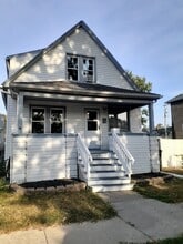 Building Photo - 1117 3rd St