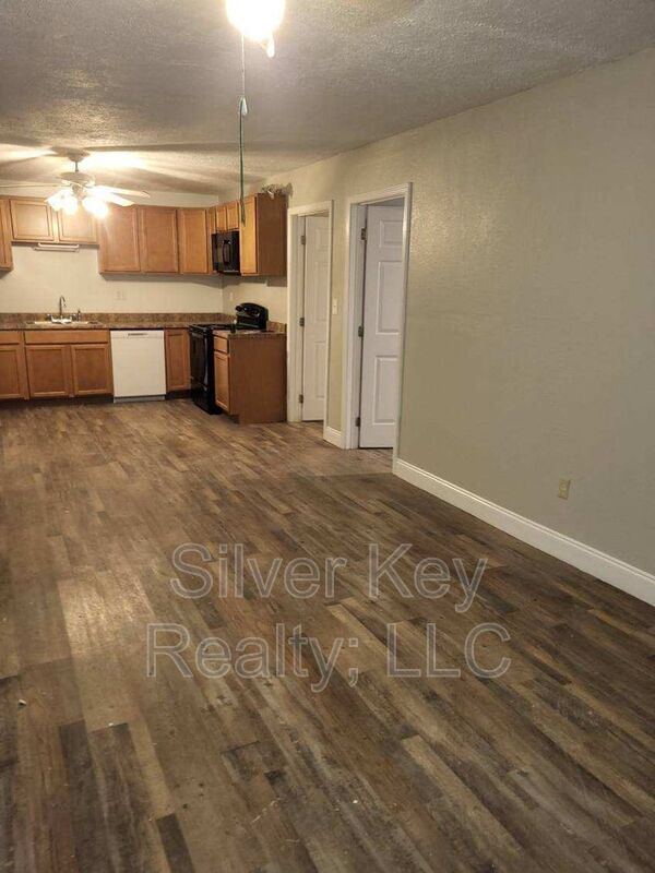 Foto del edificio - 223 Lakewood Subdivision Rd