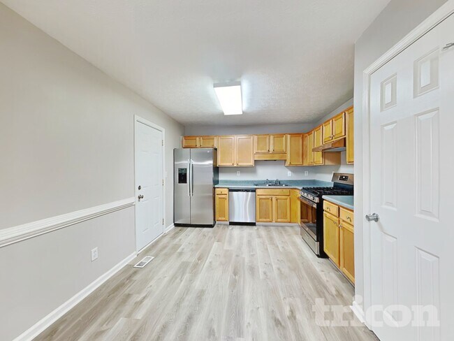 Building Photo - 200 River Walk